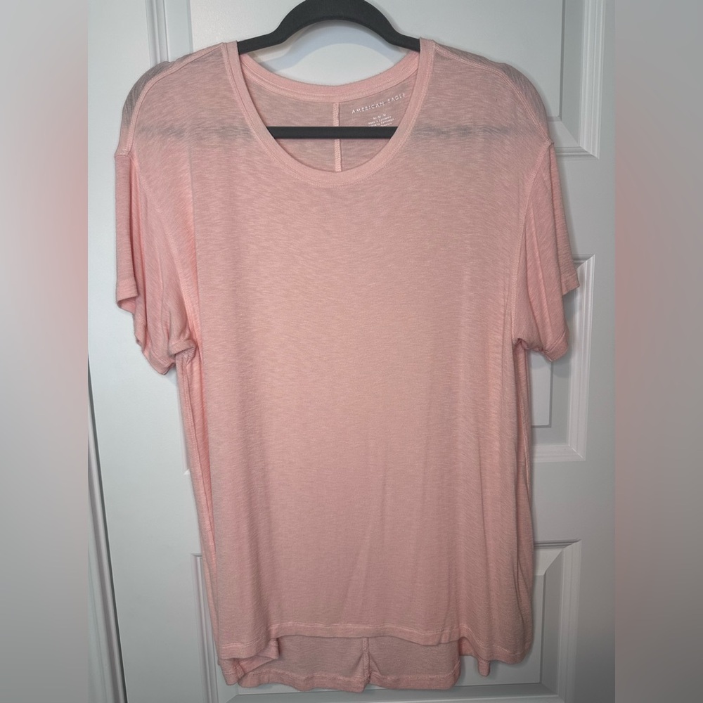 American Eagle Outfitters Peach Crew Neck Tee